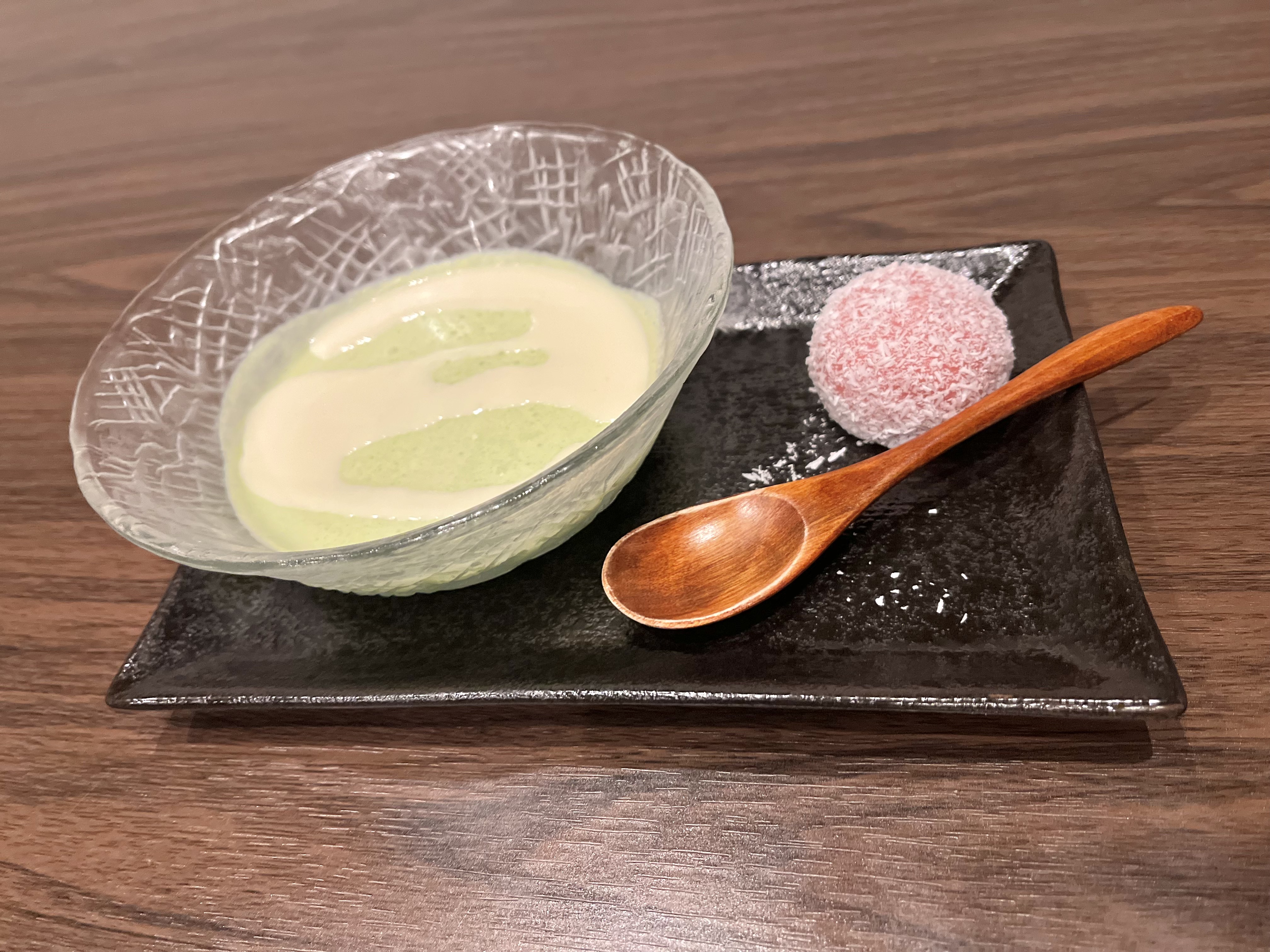 落ち着いた隠れ家の雰囲気